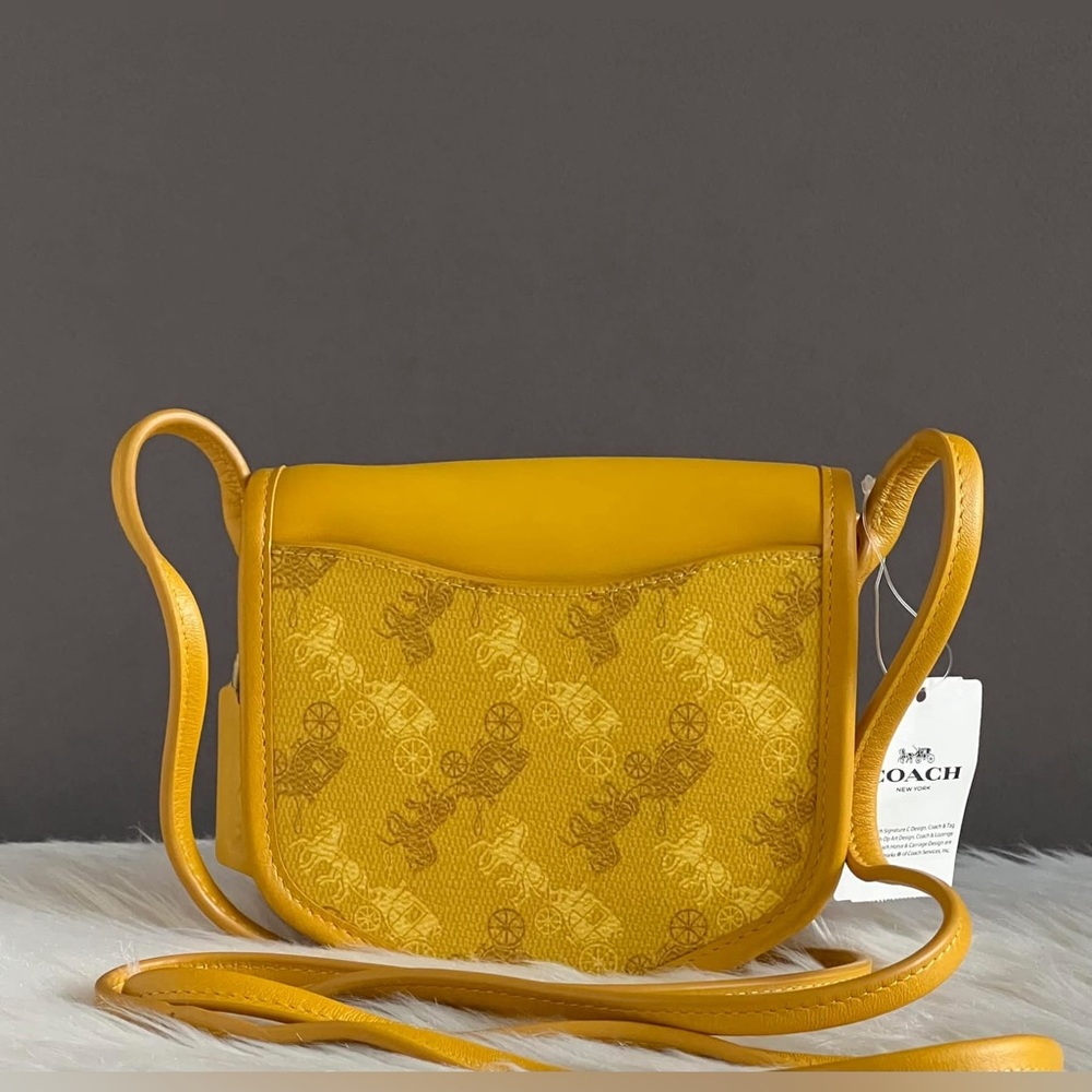 2891 - Coach Turnlock Flap Pouch 15 With Horse And Carriage Print - Picture 7 of 14